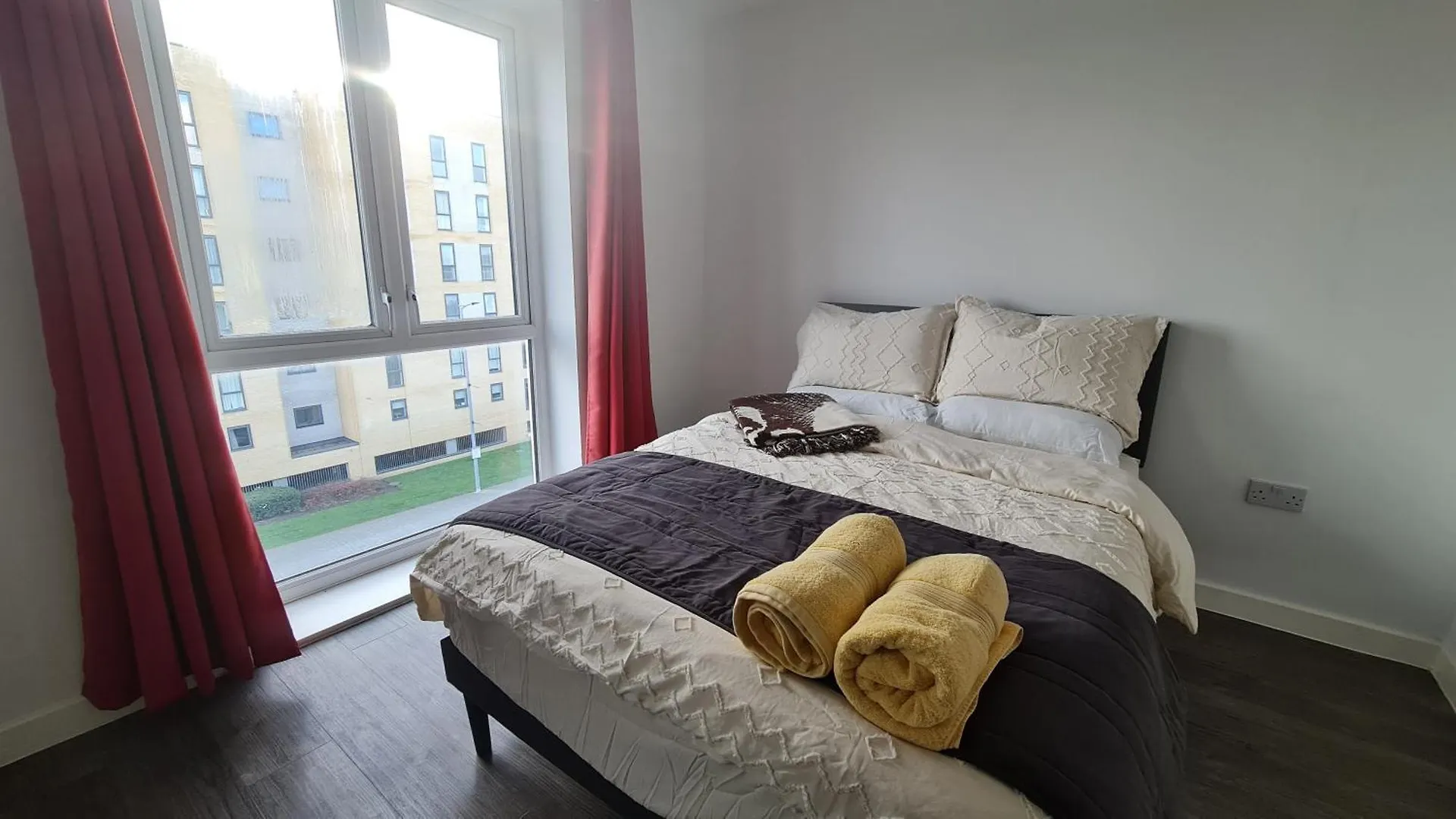 Apartment Riverside Apt- Sleeps 4 Parking & Transport Links Barking