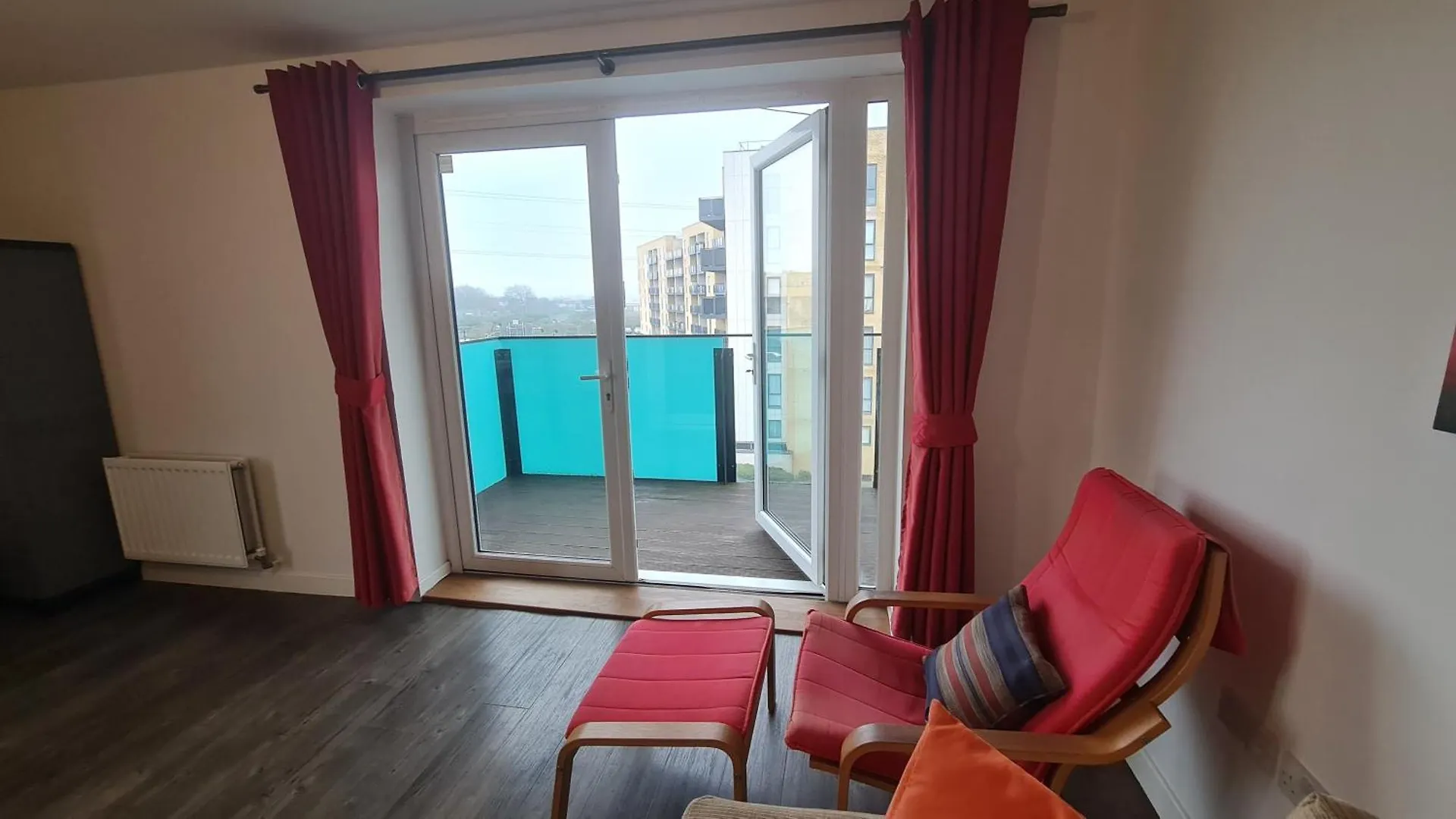 Apartment Riverside Apt- Sleeps 4 Parking & Transport Links Barking